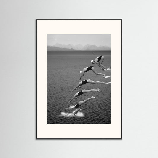 The beauty of diving by Greetje Van Son